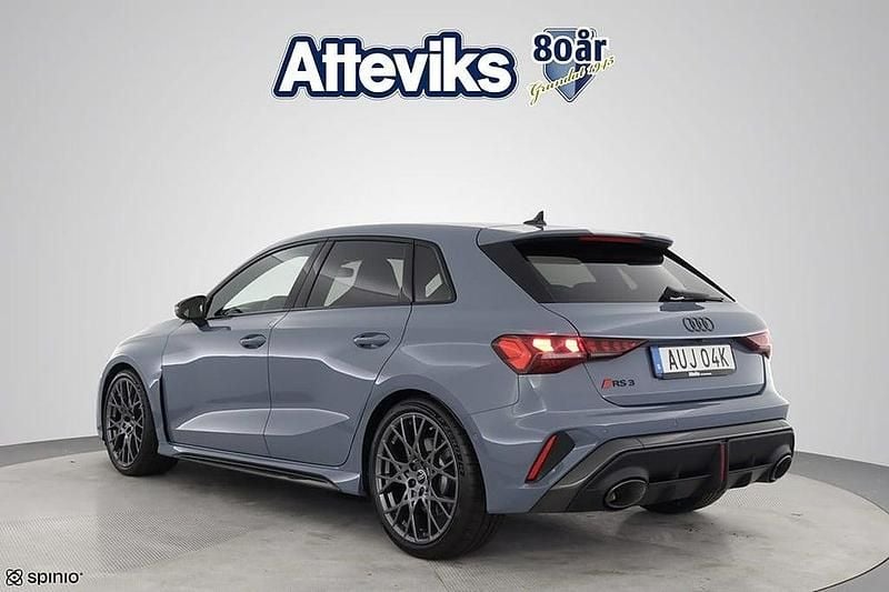 Begagnad Audi RS3 Sportback Comfort 406 HK (298 kW) 2024 Grå Halvkombi