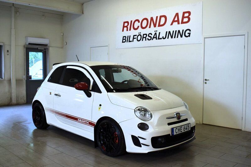 Vit Begagnad 2010 Abarth 500 Halvkombi | 99 900 kr - Bild 1/4