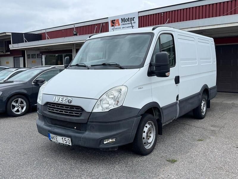 Vit Begagnad 2013 Iveco Daily Van | 84 900 kr (Superpris) - Bild 1/4