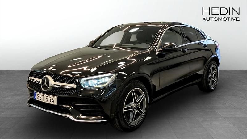 Svart Begagnad 2019 Mercedes GLC220 AMG line Sportkupé | 419 500 kr (Marknadspris) - Bild 1/4