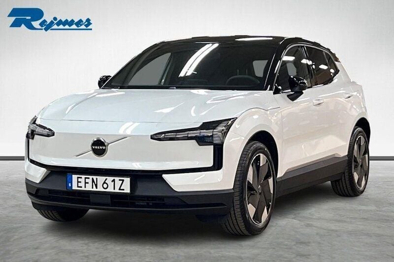 Vit (crystal white metallic) Ny 2024 Volvo EX30 Plus SUV | 485 900 kr (Marknadspris) - Bild 1/4