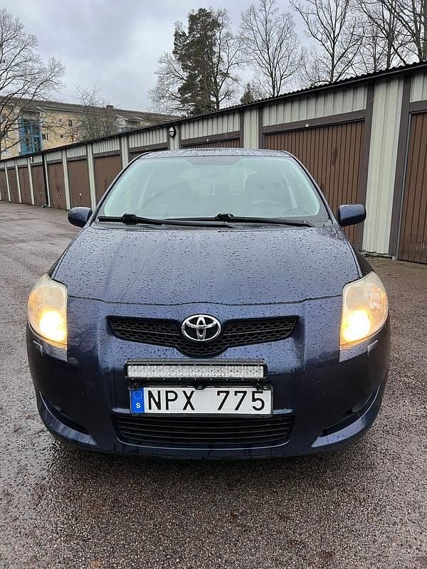 Begagnad 2008 Toyota Auris Halvkombi | 35 000 kr (Marknadspris) - Bild 1/4