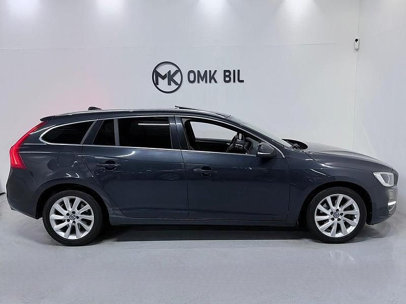 Begagnad Volvo V60 Summum 181 HK (133 kW) 2015 Grå Kombi