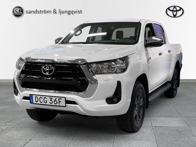 Vit Ny 2025 Toyota HiLux Pickup | 584 400 kr - Bild 1/4