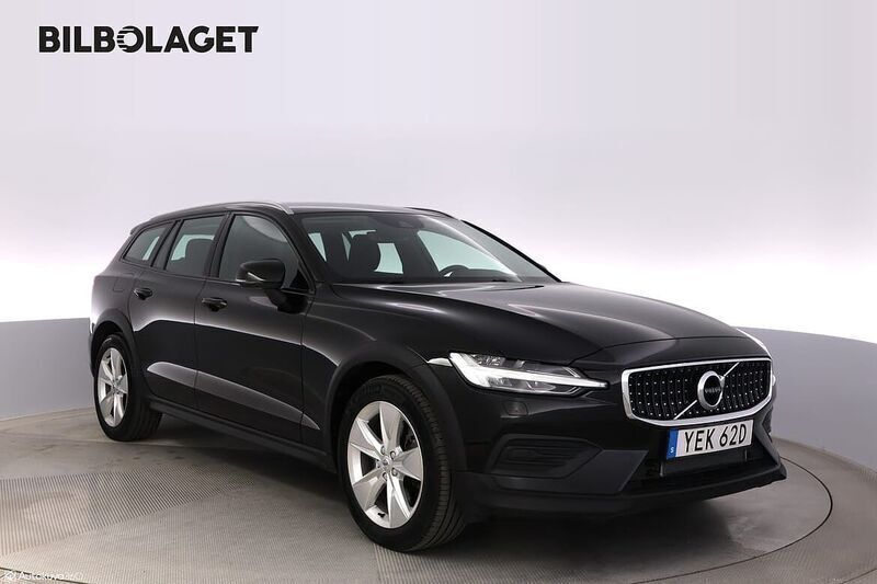 Begagnad 2022 Volvo V60 CC Kombi | 269 000 kr (Bra pris) - Bild 1/4
