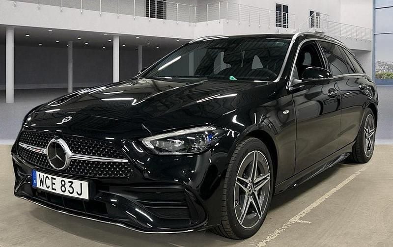 Svart Begagnad 2025 Mercedes C300e Premium Kombi | 579 000 kr (Marknadspris) - Bild 1/4
