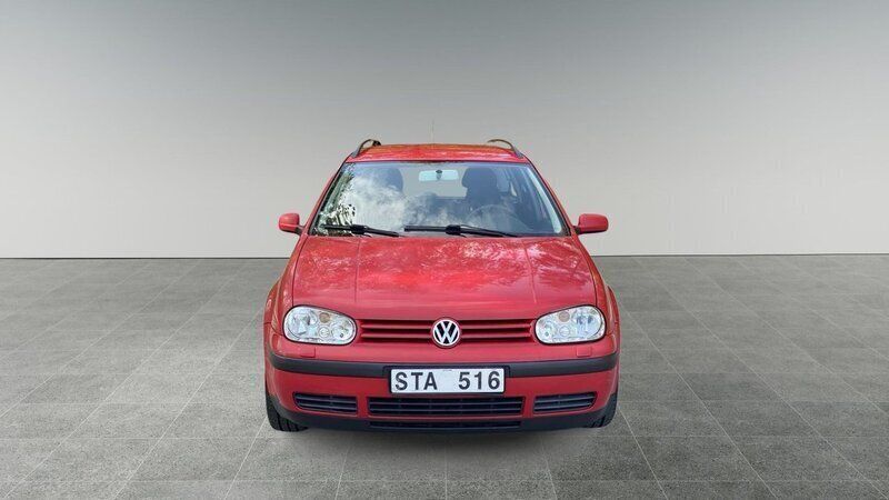 Mörkröd Begagnad 2001 VW Golf IV Basis Kombi | 14 800 kr (Bra pris) - Bild 1/4