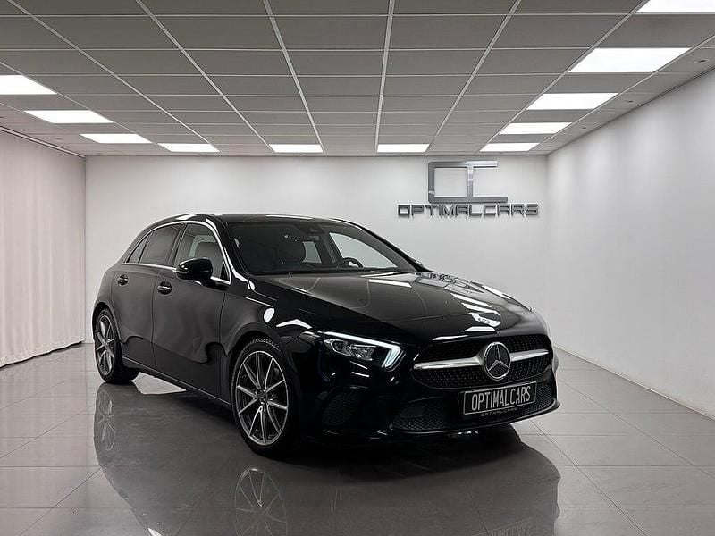 Svart Begagnad 2018 Mercedes A200 Halvkombi | 199 900 kr (Bra pris) - Bild 1/4