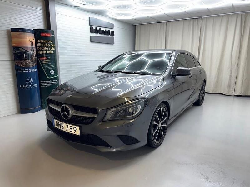 Mörkgrå Begagnad 2015 Mercedes CLA220 Shooting Brake Kombi | 129 700 kr (Marknadspris) - Bild 1/4