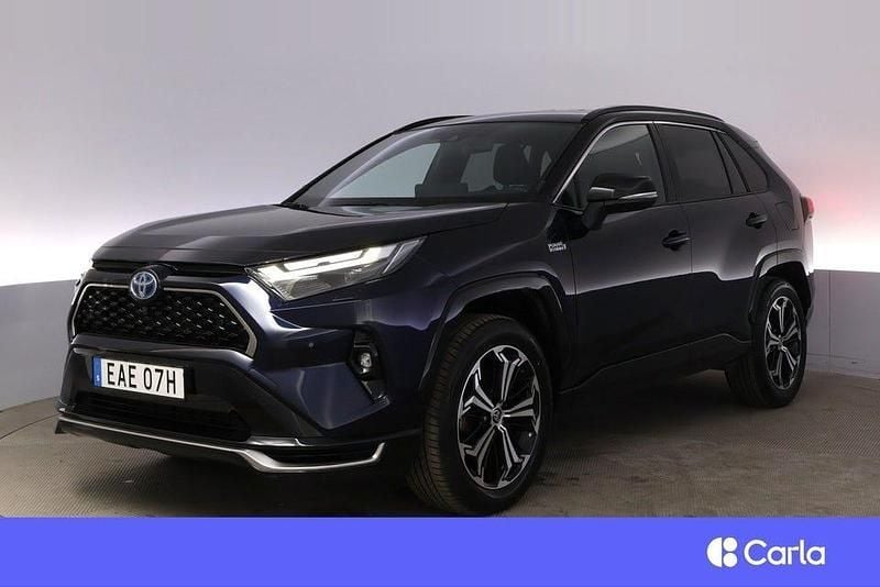 Blå Begagnad 2023 Toyota RAV4 Premium SUV | 514 900 kr (Marknadspris) - Bild 1/3
