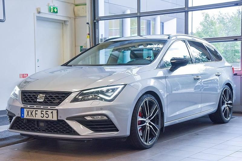 Begagnad Seat Leon ST CUPRA 301 HK (221 kW) 2017 Silver Kombi