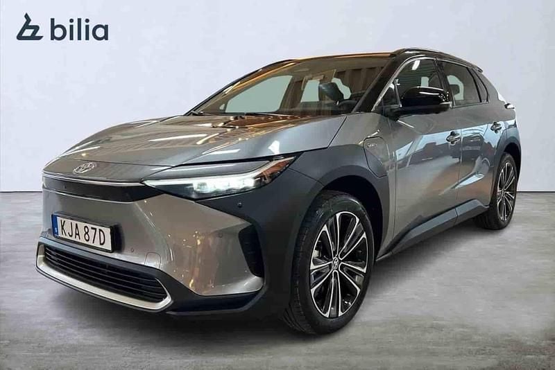 Silver Begagnad 2024 Toyota bZ4X SUV | 489 900 kr (Dyr) - Bild 1/1