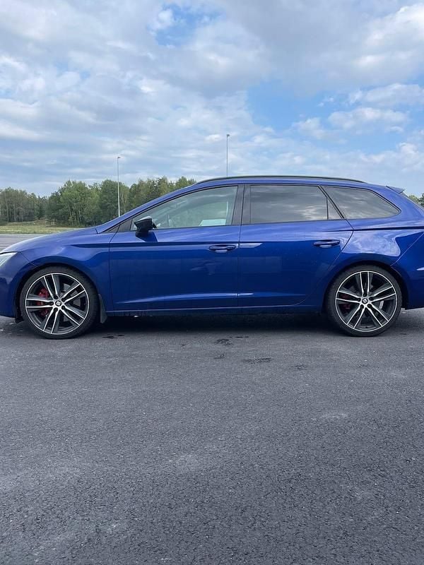 Begagnad Seat Leon CUPRA 300 HK (220 kW) 2018