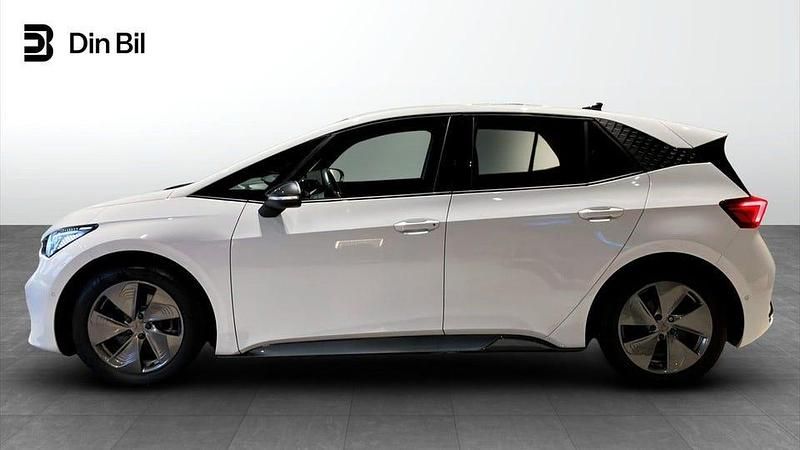 Begagnad Cupra Born 169 kW (231 HK) 2022 Vit (glacial white metallic) Halvkombi