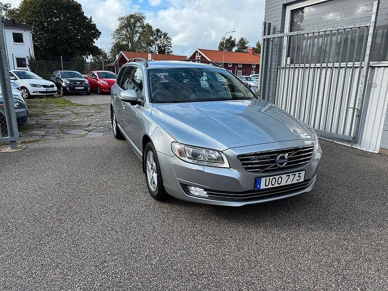 Silver (silver metallic ) Begagnad 2014 Volvo V70 Momentum Kombi | 179 900 kr (Dyr) - Bild 1/4