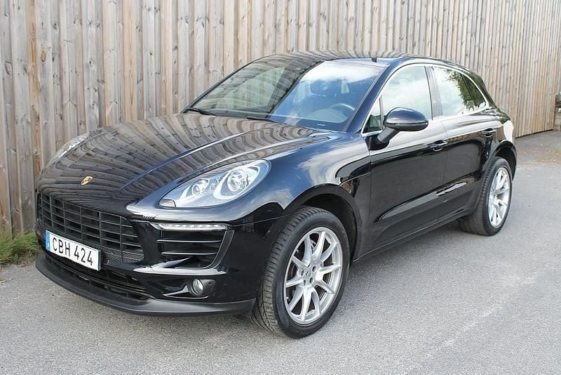 Svart Begagnad 2018 Porsche Macan S SUV | 389 900 kr (Marknadspris) - Bild 1/4