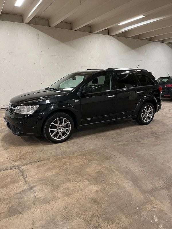 Svart Begagnad 2014 Fiat Freemont Sport SUV | 99 900 kr (Marknadspris) - Bild 1/4