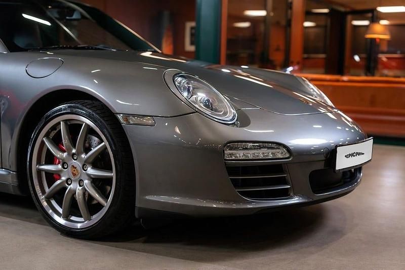 Begagnad Porsche 911 Carrera 4S 385 HK (283 kW) 2010 Grå Cab