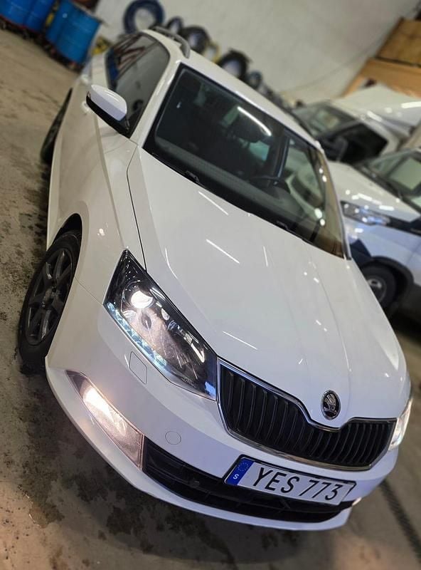Begagnad 2017 Skoda Fabia Kombi | 98 000 kr (Marknadspris) - Bild 1/4