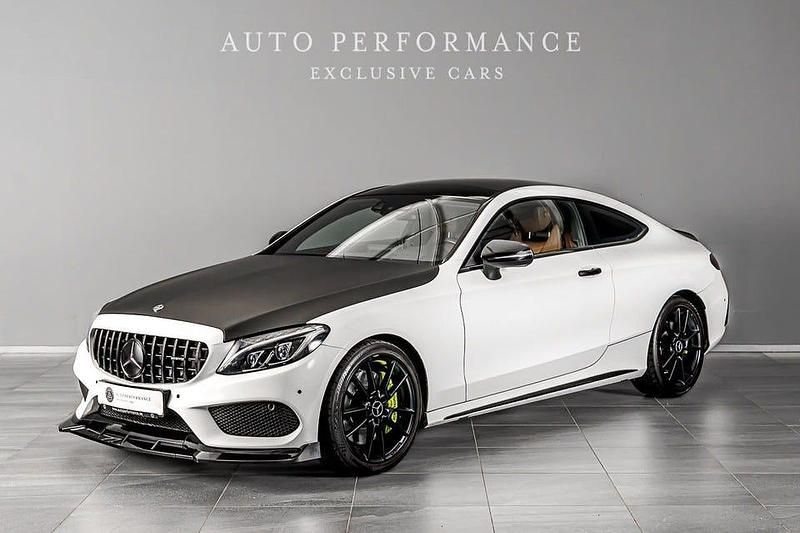 Vit Begagnad 2018 Mercedes C43 AMG AMG Sportkupé | 399 900 kr (Marknadspris) - Bild 1/4