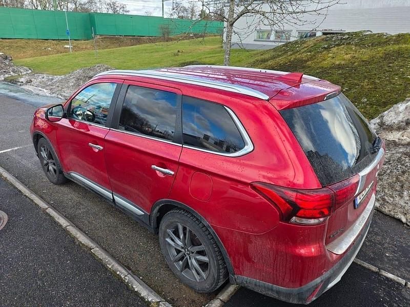 Begagnad Mitsubishi Outlander 150 HK (110 kW) 2017 SUV