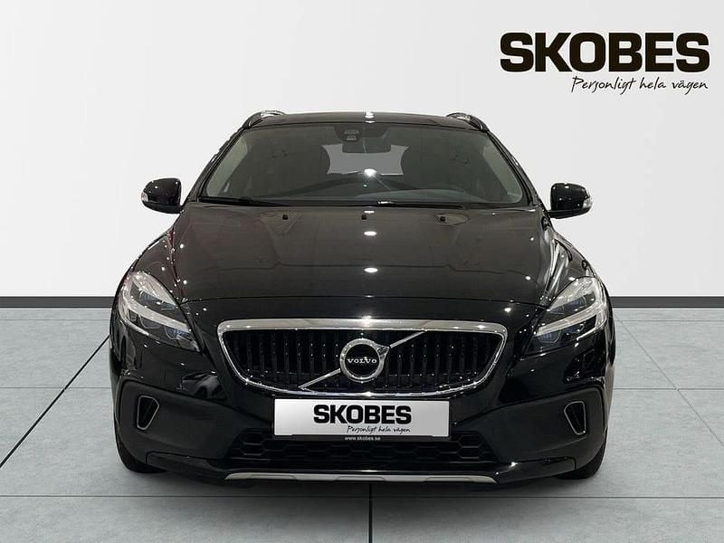 Begagnad Volvo V40 CC 154 HK (113 kW) 2019 Svart Kombi
