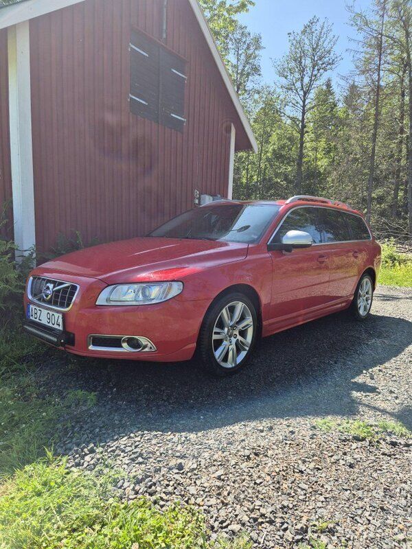 Röd Begagnad 2012 Volvo V70 Executive Kombi | 100 000 kr (Bra pris) - Bild 1/4