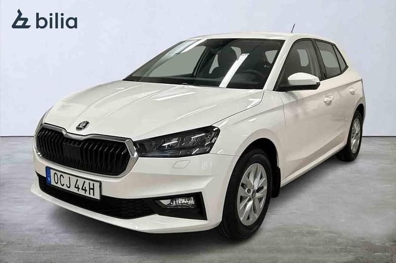 Ny Skoda Fabia 2025 Vit Halvkombi