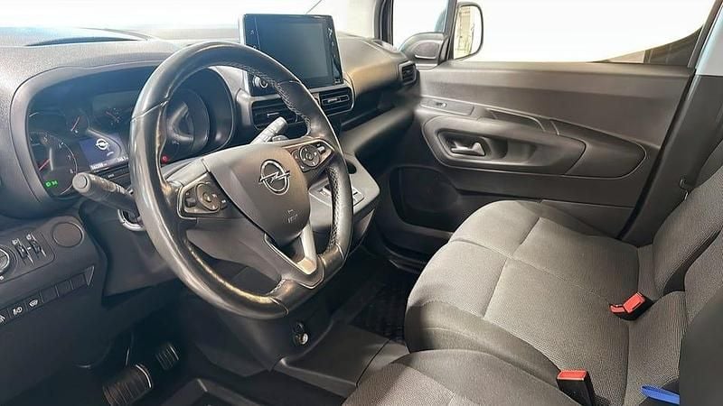 Begagnad Opel Combo 131 HK (96 kW) 2023 Grå Pickup