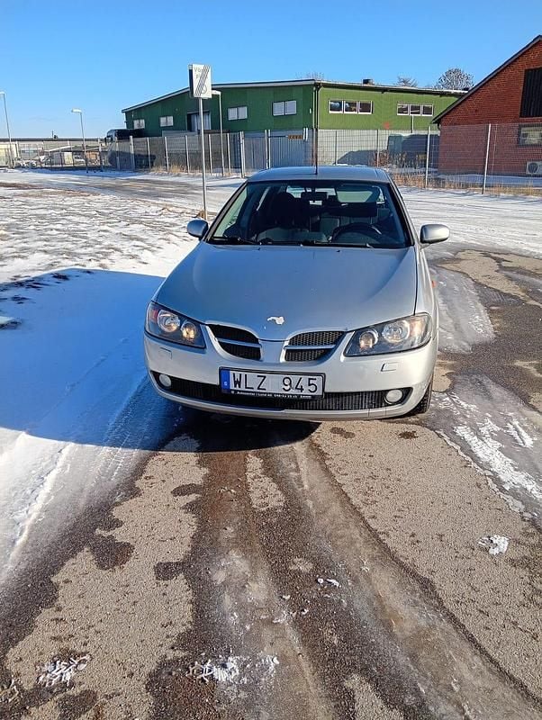 Begagnad Nissan Almera 116 HK (85 kW) 2005 Silver