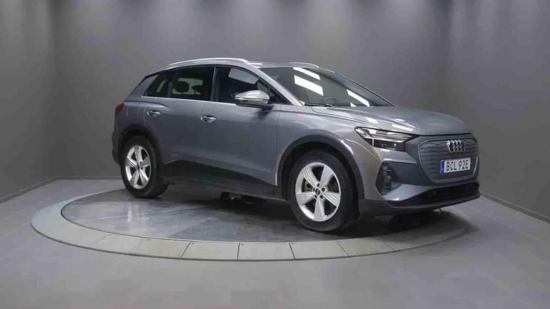 Grå Begagnad 2023 Audi Q4 e-tron SUV | 399 000 kr (Bra pris) - Bild 1/1