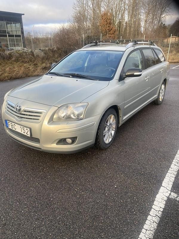 Begagnad 2007 Toyota Avensis Kombi | 25 000 kr (Marknadspris) - Bild 1/4