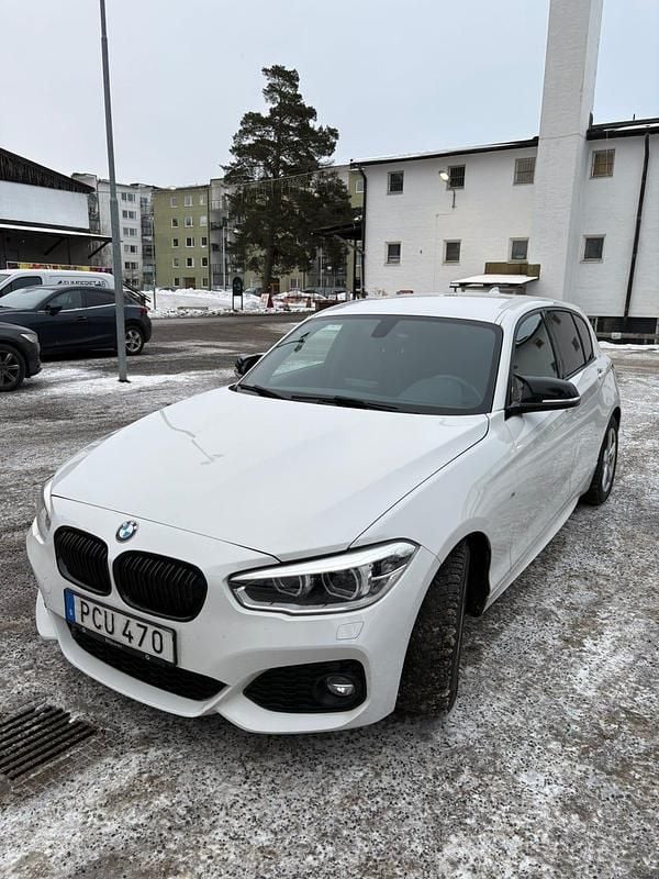 Begagnad BMW 118 136 HK (100 kW) 2017 Halvkombi