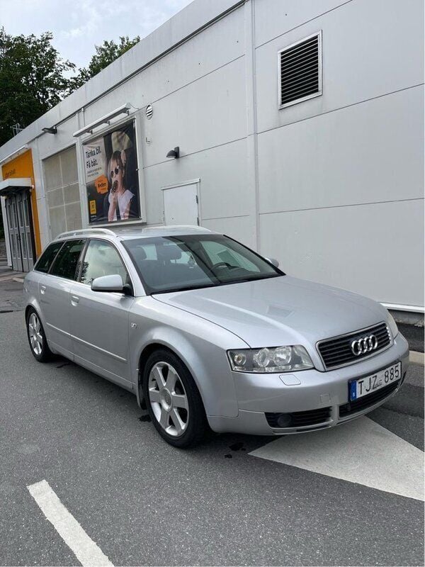 Silver Begagnad 2003 Audi A4 Kombi | 20 500 kr (Bra pris) - Bild 1/4