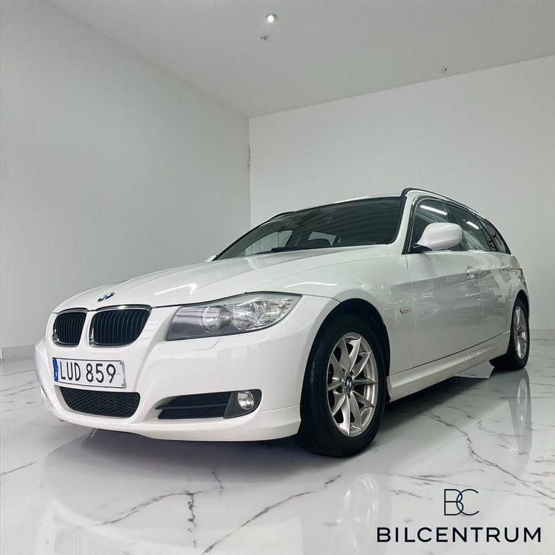 Begagnad BMW 316 Comfort Edition 116 HK (85 kW) 2011 Vit Kombi