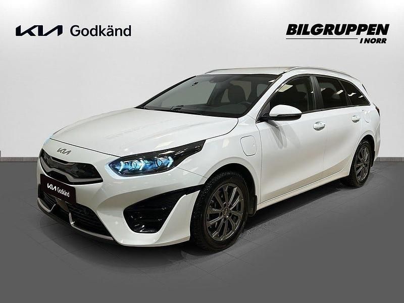 Begagnad Kia Ceed Sportswagon 141 HK (103 kW) 2023 Vit Kombi