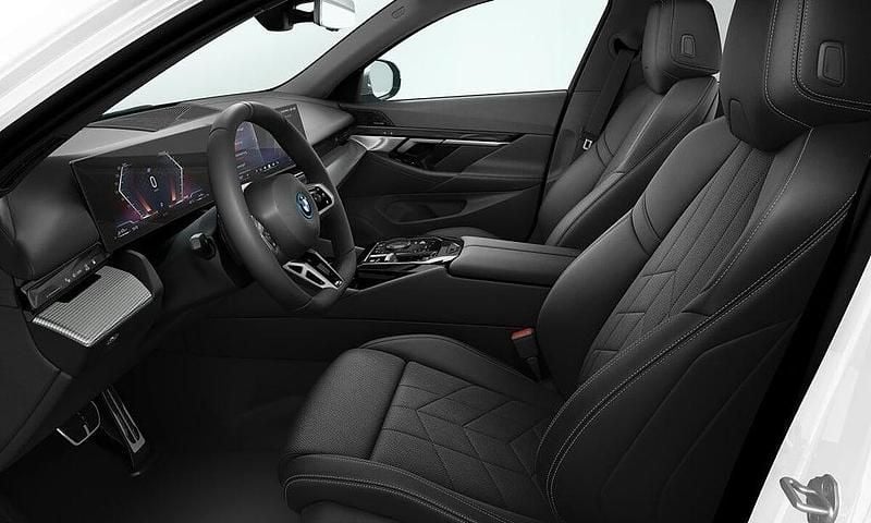 Vit Ny 2026 BMW 530e M Sport Kombi | 690 200 kr - Bild 1/1