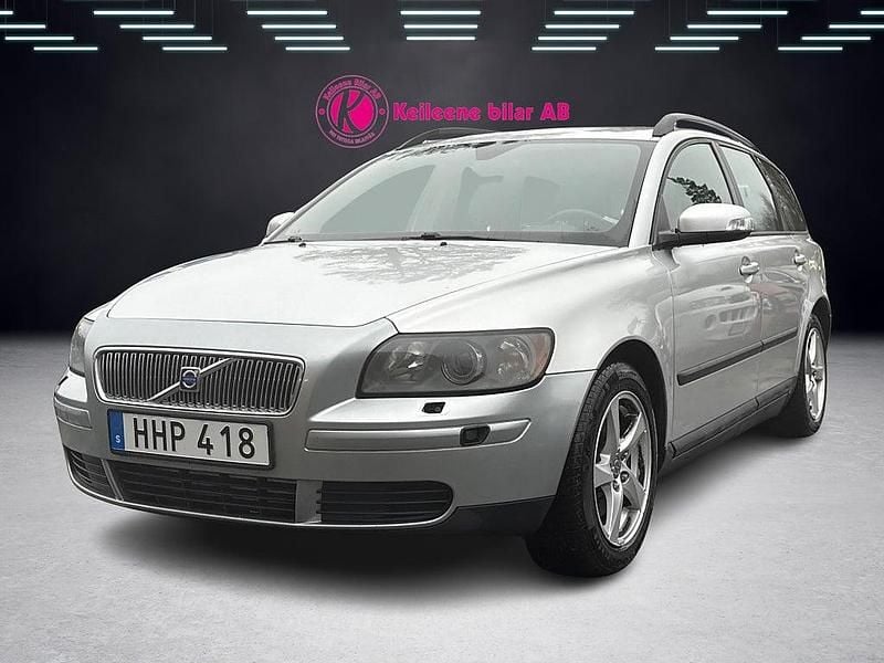 Ljusgrå Begagnad 2007 Volvo V50 Kinetic Kombi | 23 900 kr (Dyr) - Bild 1/4