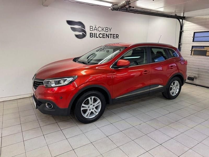 Röd Begagnad 2015 Renault Kadjar LIMITED SUV | 79 900 kr (Marknadspris) - Bild 1/4