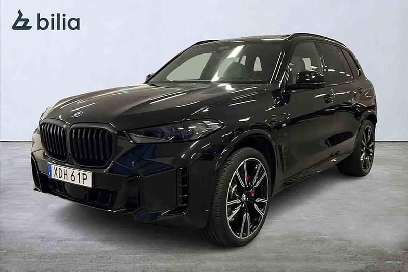 Svart Begagnad 2025 BMW X5 SUV | 1 049 900 kr - Bild 1/1