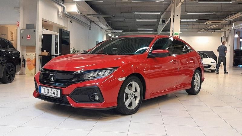 Röd Begagnad 2018 Honda Civic Elegance Halvkombi | 179 900 kr (Marknadspris) - Bild 1/4