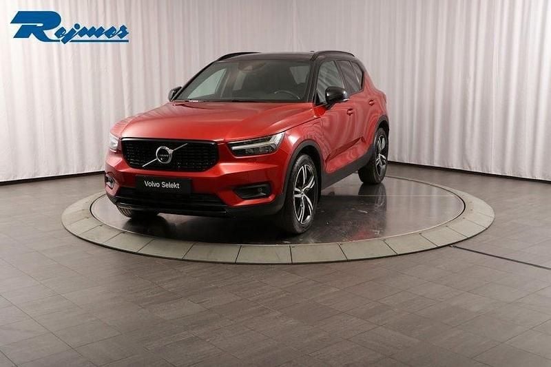 Röd Begagnad 2020 Volvo XC40 R-Design SUV | 344 900 kr (Marknadspris) - Bild 1/4