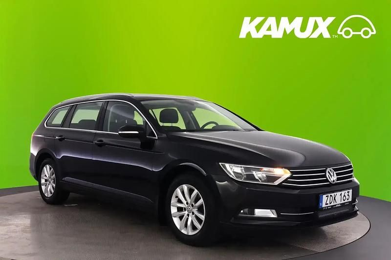 Svart Begagnad 2018 VW Passat Kombi | 199 800 kr (Marknadspris) - Bild 1/3