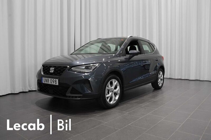 Grå (magnetic tech metallic) Begagnad 2024 Seat Arona SUV | 227 500 kr (Lite dyr) - Bild 1/4
