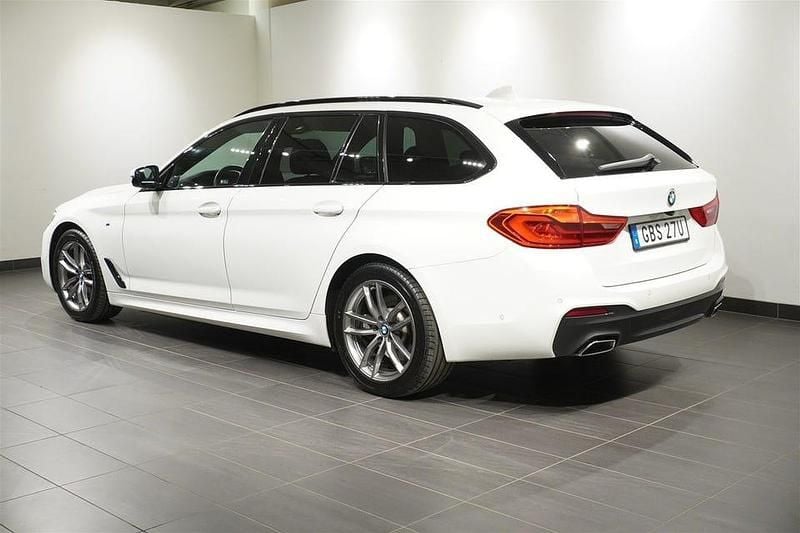 Begagnad BMW 520 M Sport 190 HK (139 kW) 2019 Vit Kombi
