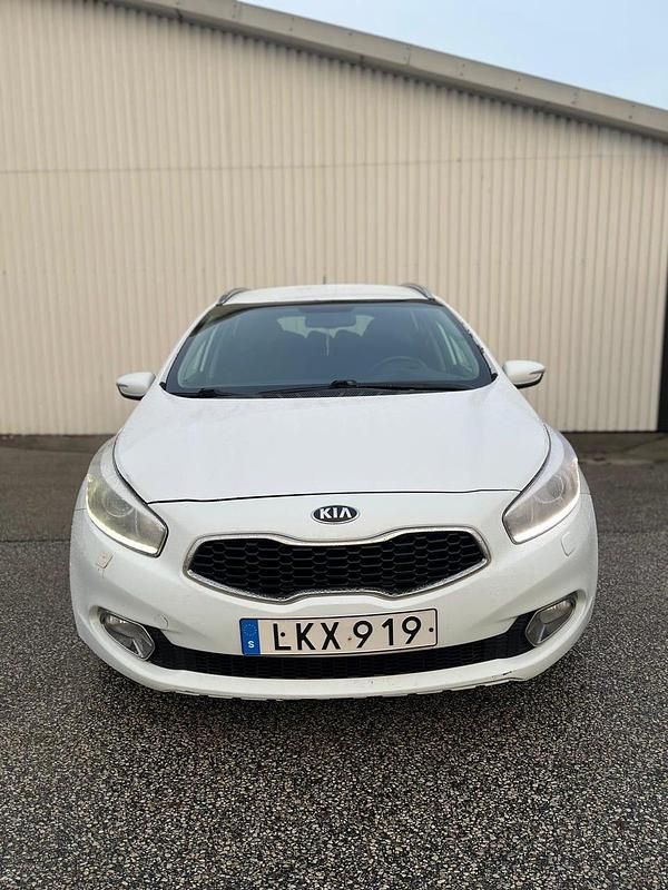 Begagnad Kia Ceed Sportswagon 128 HK (94 kW) 2014 Kombi