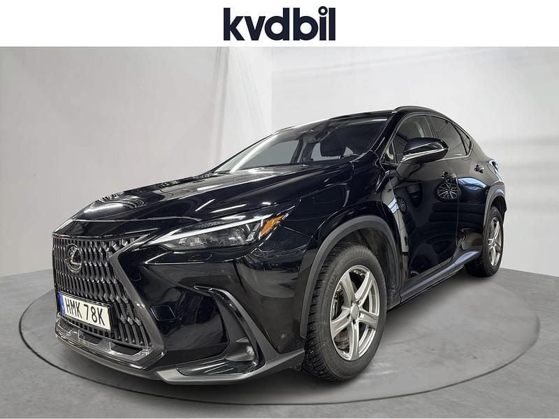 Svart Begagnad 2023 Lexus NX450h+ Business Edition SUV | 459 000 kr (Superpris) - Bild 1/3