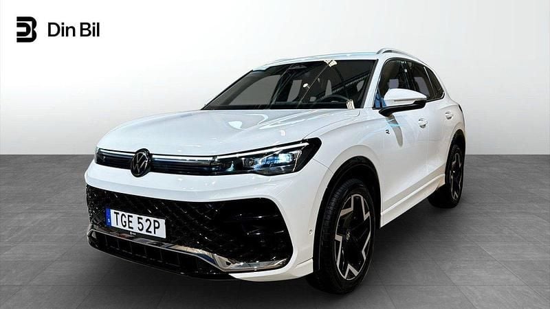 Vit Begagnad 2025 VW Tiguan R-line SUV | 489 900 kr (Lite dyr) - Bild 1/4