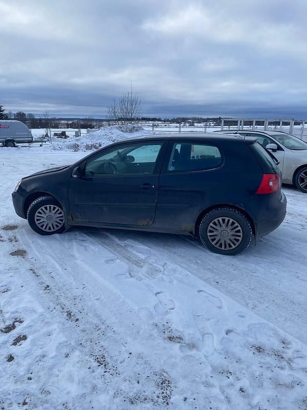 Begagnad VW Golf V 105 HK (77 kW) 2007 Halvkombi
