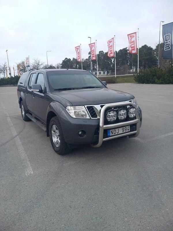 Grå Begagnad 2012 Nissan Navara Pickup | 79 000 kr (Superpris) - Bild 1/4